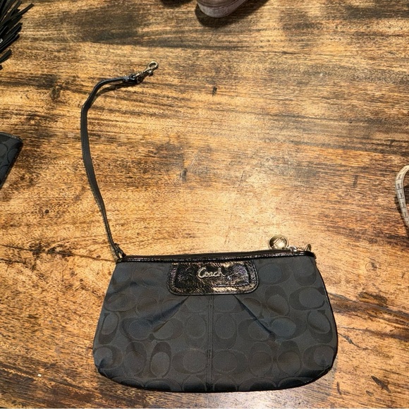 Coach Black Signature Wristlet Clutch with Leather Trim hang tags attached - Picture 6 of 16